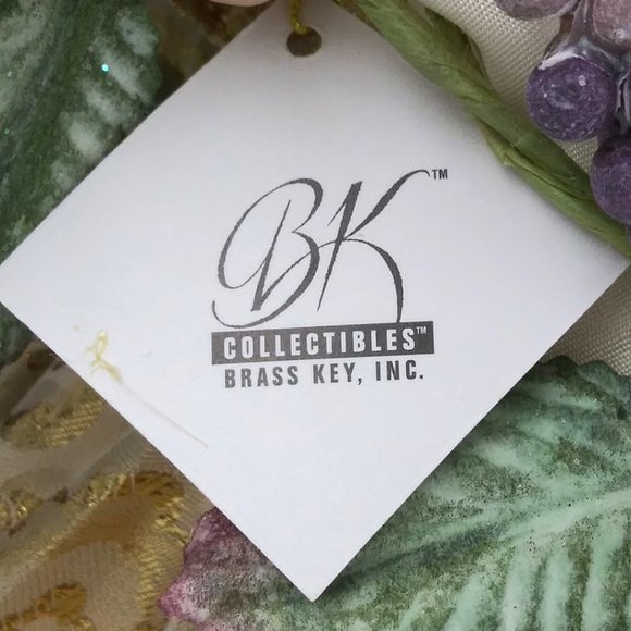 HAND CRAFTED BRASS KEY 16" PORCELAIN ANGEL TREETOPPER NEVER REMOVED FROM BOX - Picture 8 of 16